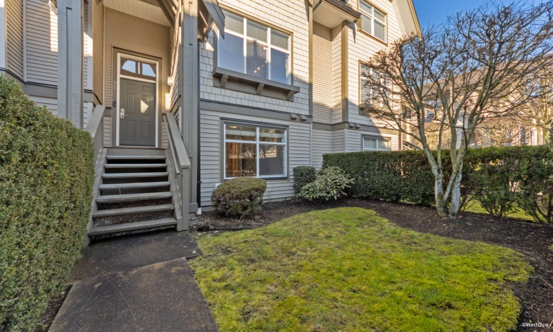 #92-7288 Heather St, Richmond, 4 Bedrooms Bedrooms7288 Heather St, RichmondR-LYU088 0 ,3.5 BathroomsBathrooms,Townhouse,For Rent,Barrington Walk,#92-7288 Heather St, Richmond,1126