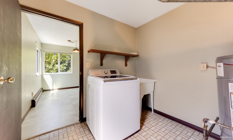 5191 Chetwynd Avenue, Richmond, 3 Bedrooms Bedrooms5191 Chetwynd Avenue, RichmondR-LYU093 0 ,2.5 BathroomsBathrooms,House,For Rent,5191 Chetwynd Avenue, Richmond,1132